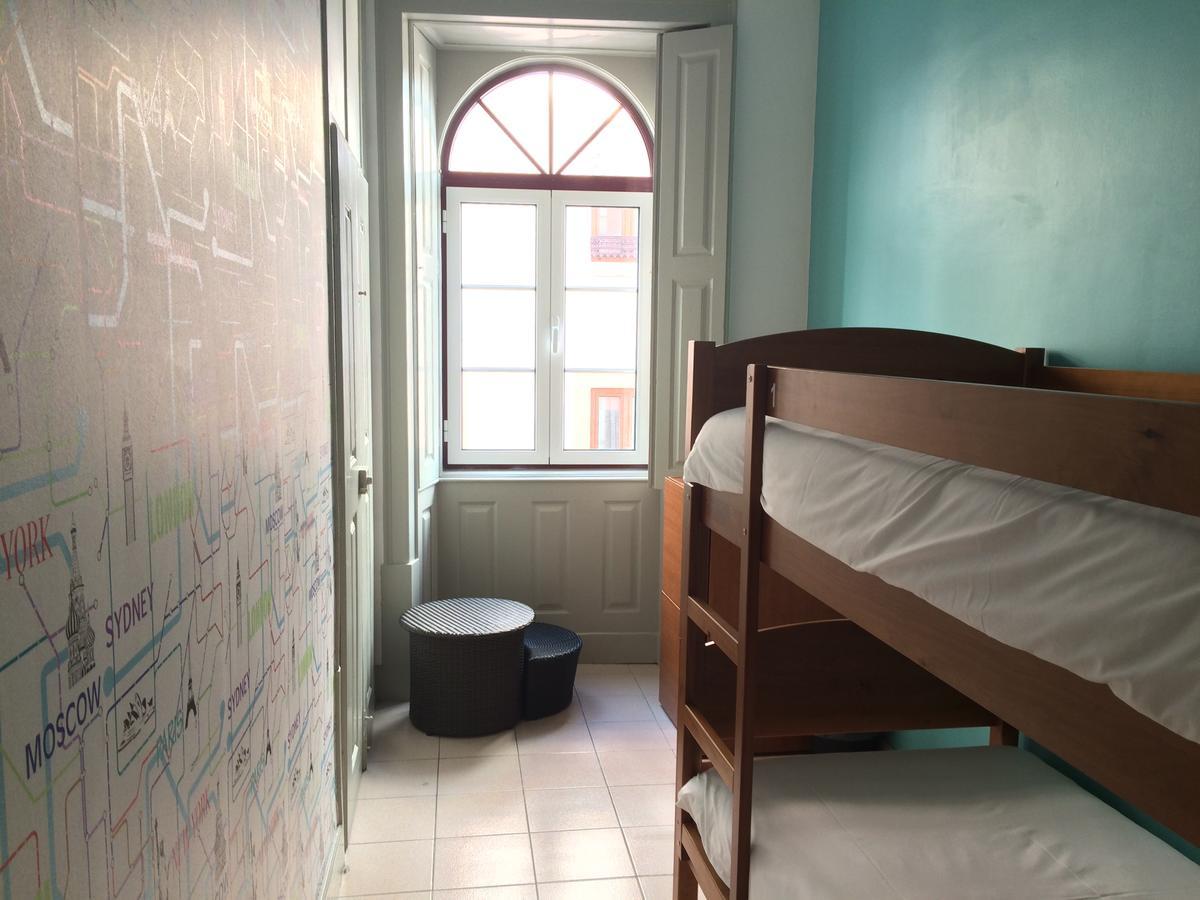 Quarto Twin com Casa de Banho Partilhada
